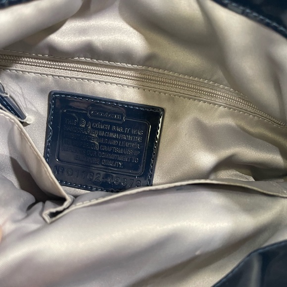 Coach Navy Blue poppy liquid glass, quilted shoulder bag - Picture 11 of 13